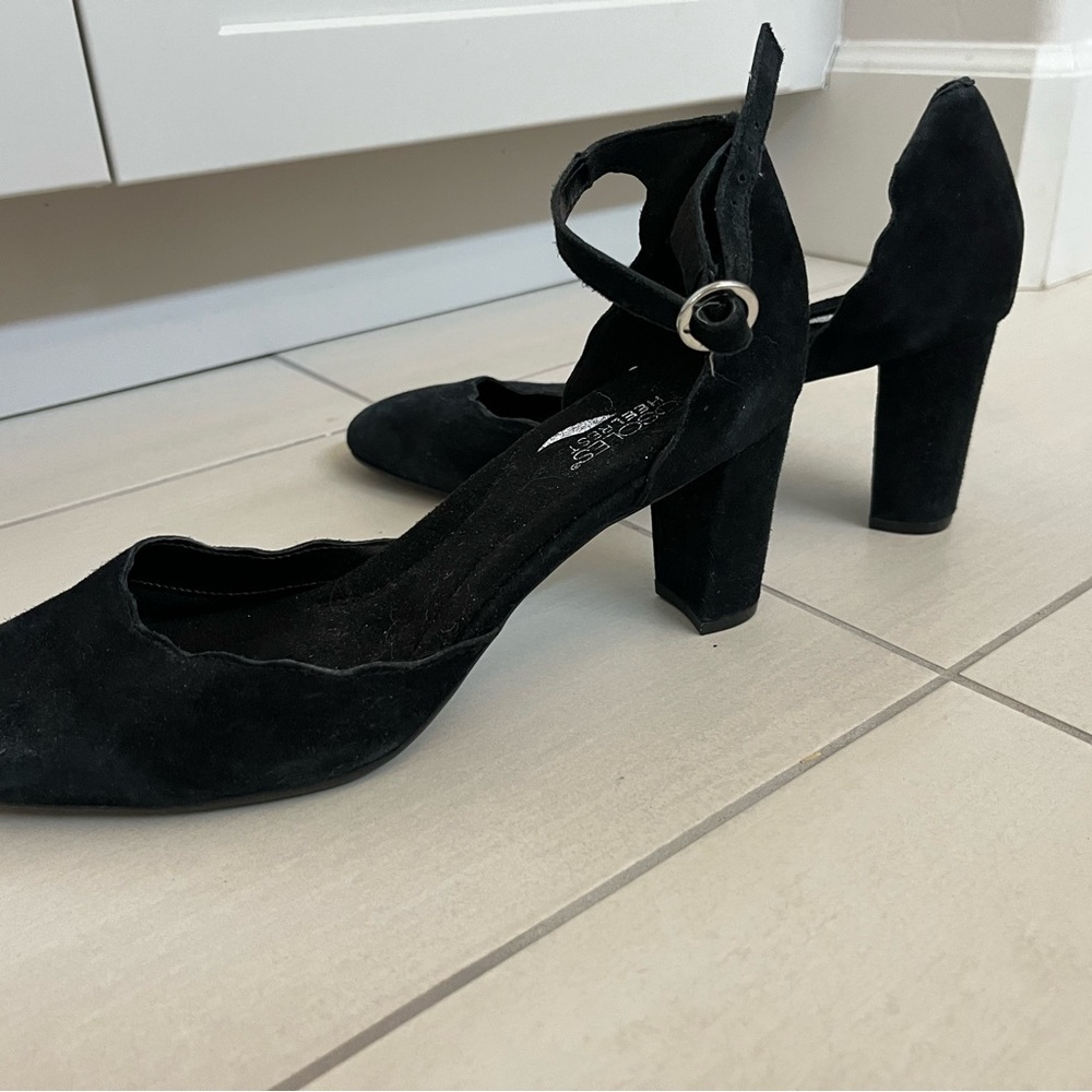 AEROSOLES Black Chunky Heel Mary Jane Pumps